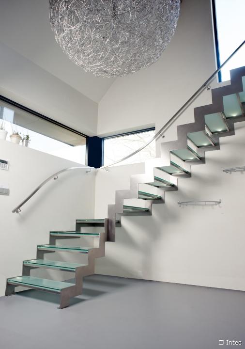 Z-shaped Staircase