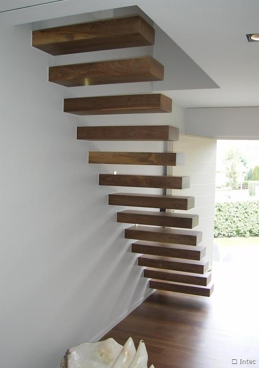 Floating wood staircase