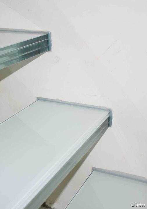 Zwevende trappen - Zwevende glazen trap